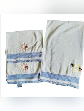 Saturday Night LTD Embroidered Bathroom Towel Set Of 3 Gingham Floral